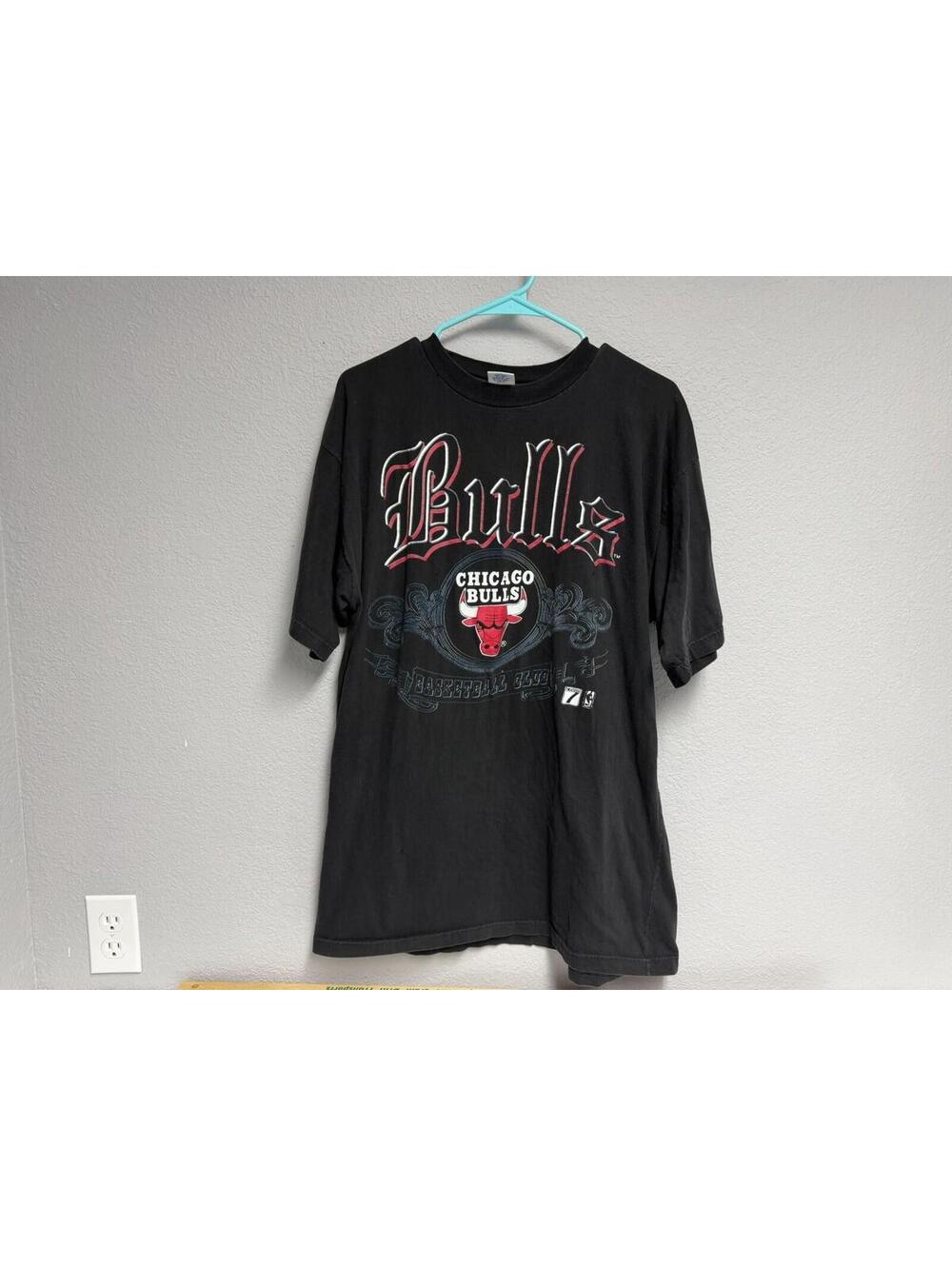 Vintage Chicago Bulls Logo 7 T-Shirt 90s / Size XL / Jordan